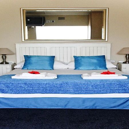 The Russel Hotel Книсна Стая снимка
