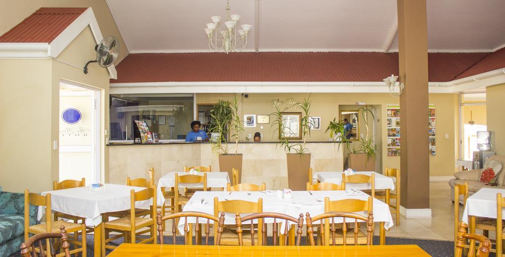 The Russel Hotel Книсна Екстериор снимка
